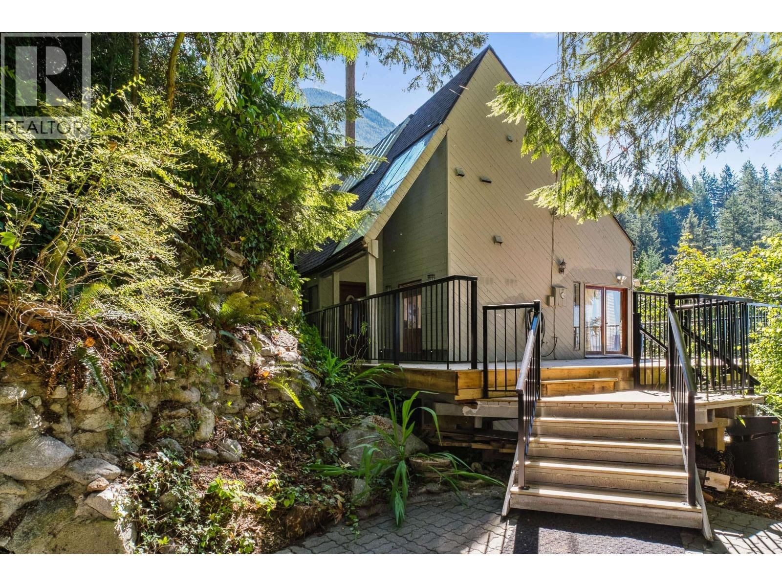 430 BAYVIEW Road, West Vancouver, British Columbia V0N 2E0