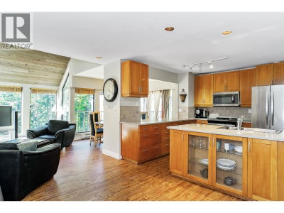 430 BAYVIEW Road | West Vancouver British Columbia | Slide Image Five
