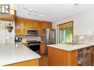 430 BAYVIEW Road | West Vancouver British Columbia | Slide Image Six