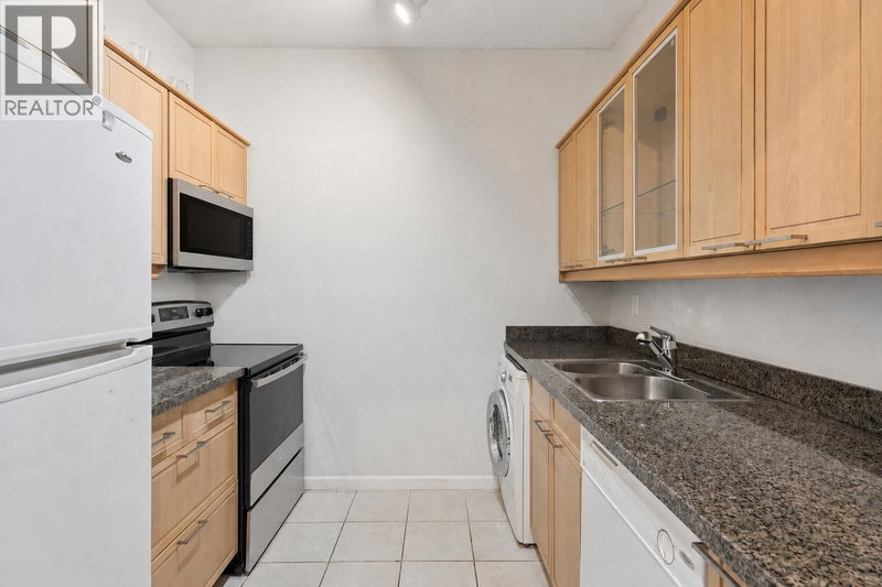 827 16TH Street North Vancouver British Columbia, V7P 1R2 - 1 Bedroom Condo For Sale
