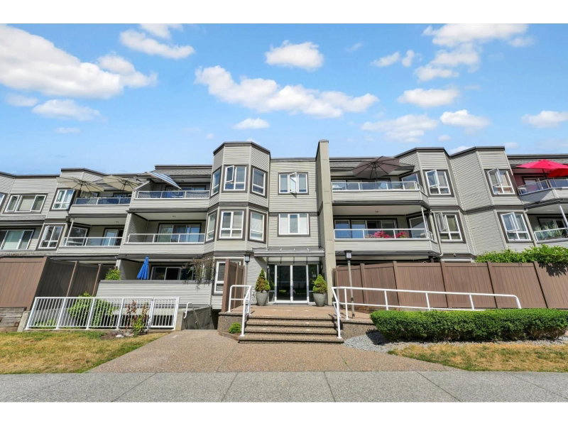 1840 SOUTHMERE Crescent East Surrey British Columbia, V4A 9C5 - 1 Bedroom Condo For Sale