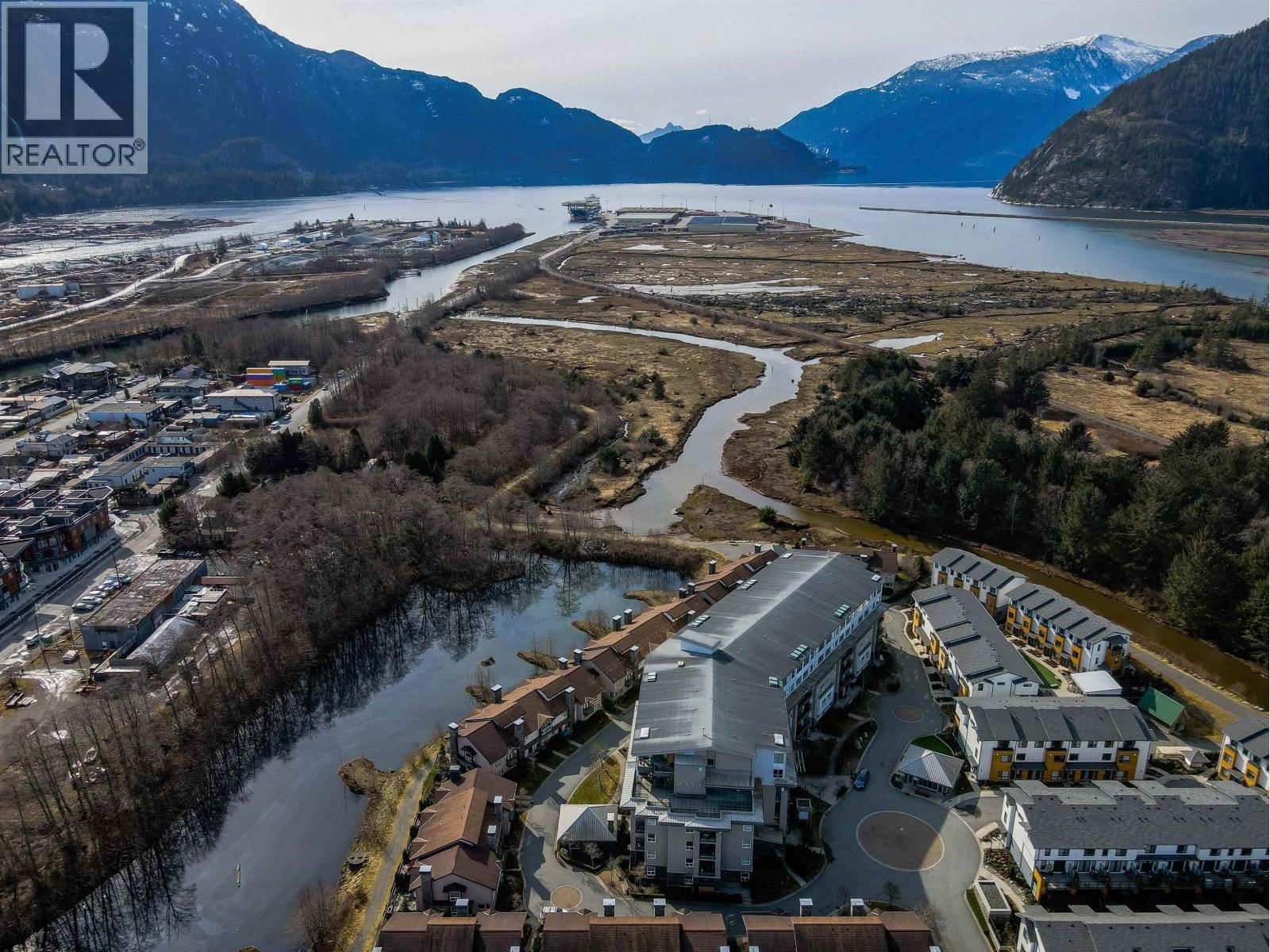 1212 MAIN Street, Squamish, British Columbia V8B 0S1