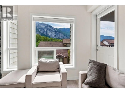 1212 MAIN Street | Squamish British Columbia | Slide Image Seven
