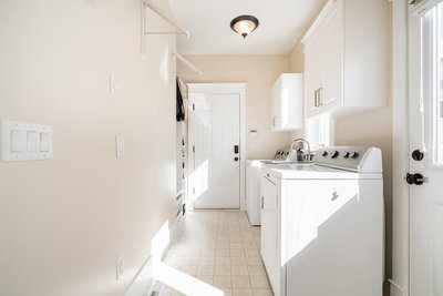 6039 163 Street | Surrey British Columbia | Slide Image Ten