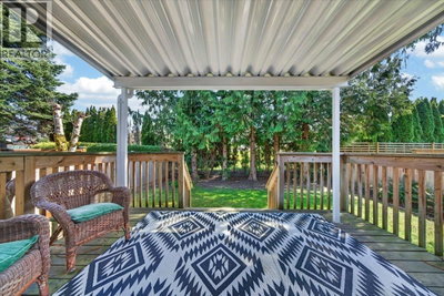 3848 GARDEN GROVE Drive | Burnaby British Columbia | Slide Image Fifteen