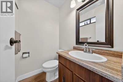 3848 GARDEN GROVE Drive | Burnaby British Columbia | Slide Image Nine