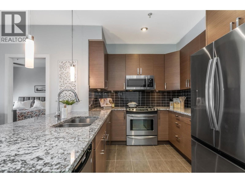 288 HAMPTON Street New Westminster British Columbia, V3M 5L9 - 3 Bedrooms Condo For Sale