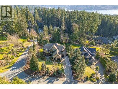 1062 MAGNOLIA Way | Anmore British Columbia | Slide Image Eight