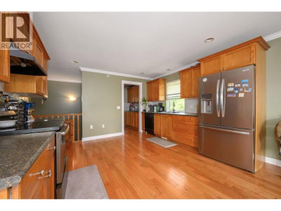11382 240 Street | Maple Ridge British Columbia | Slide Image Nine
