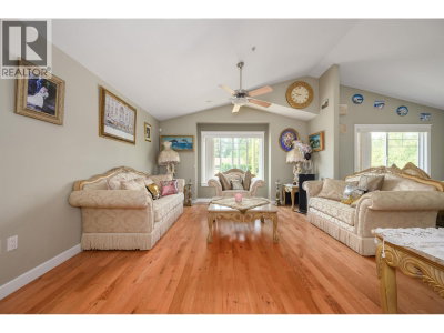 11382 240 Street | Maple Ridge British Columbia | Slide Image Three