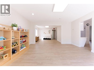 10128 CARTER Court | Richmond British Columbia | Slide Image Eight