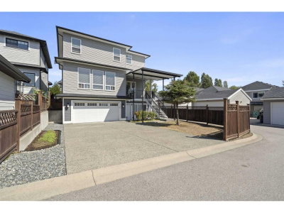 20576 70 Avenue | Langley British Columbia | Slide Image Three