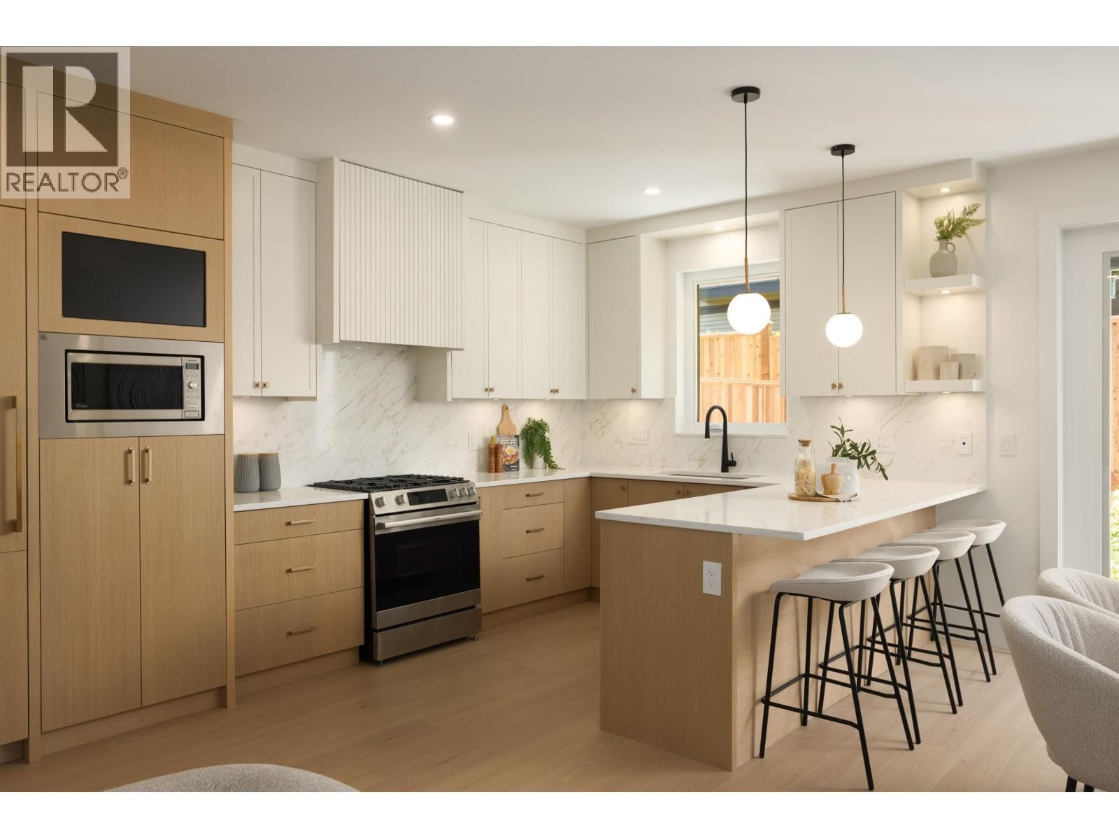 6525 DUFFERIN Avenue, Burnaby, British Columbia V5H 3T2