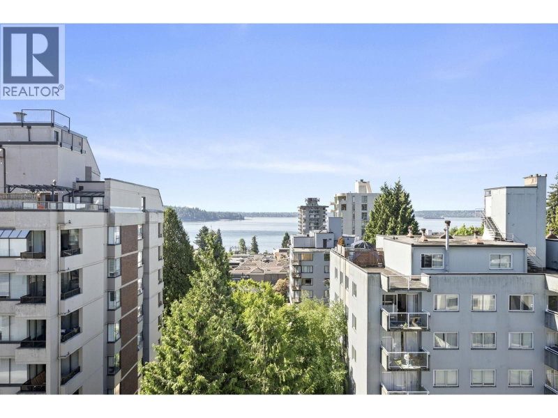 1750 ESQUIMALT Avenue West Vancouver British Columbia, V7V 1R8 - 1 Bedroom Condo For Sale