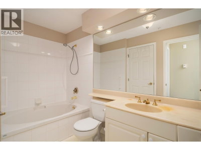 2985 PRINCESS Crescent | Coquitlam British Columbia | Slide Image Nine