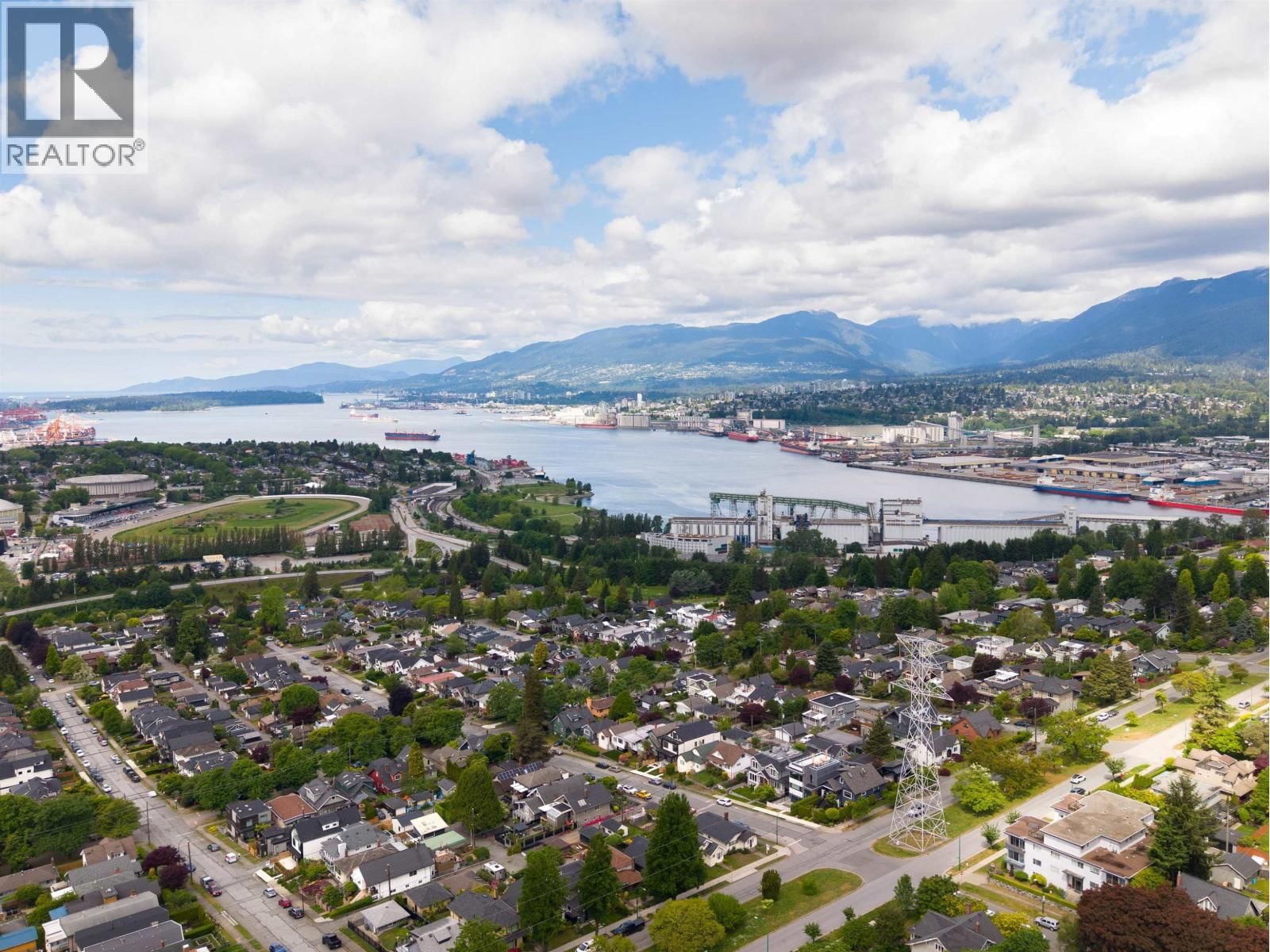 3645 DUNDAS Street, Vancouver, British Columbia V5K 1S3