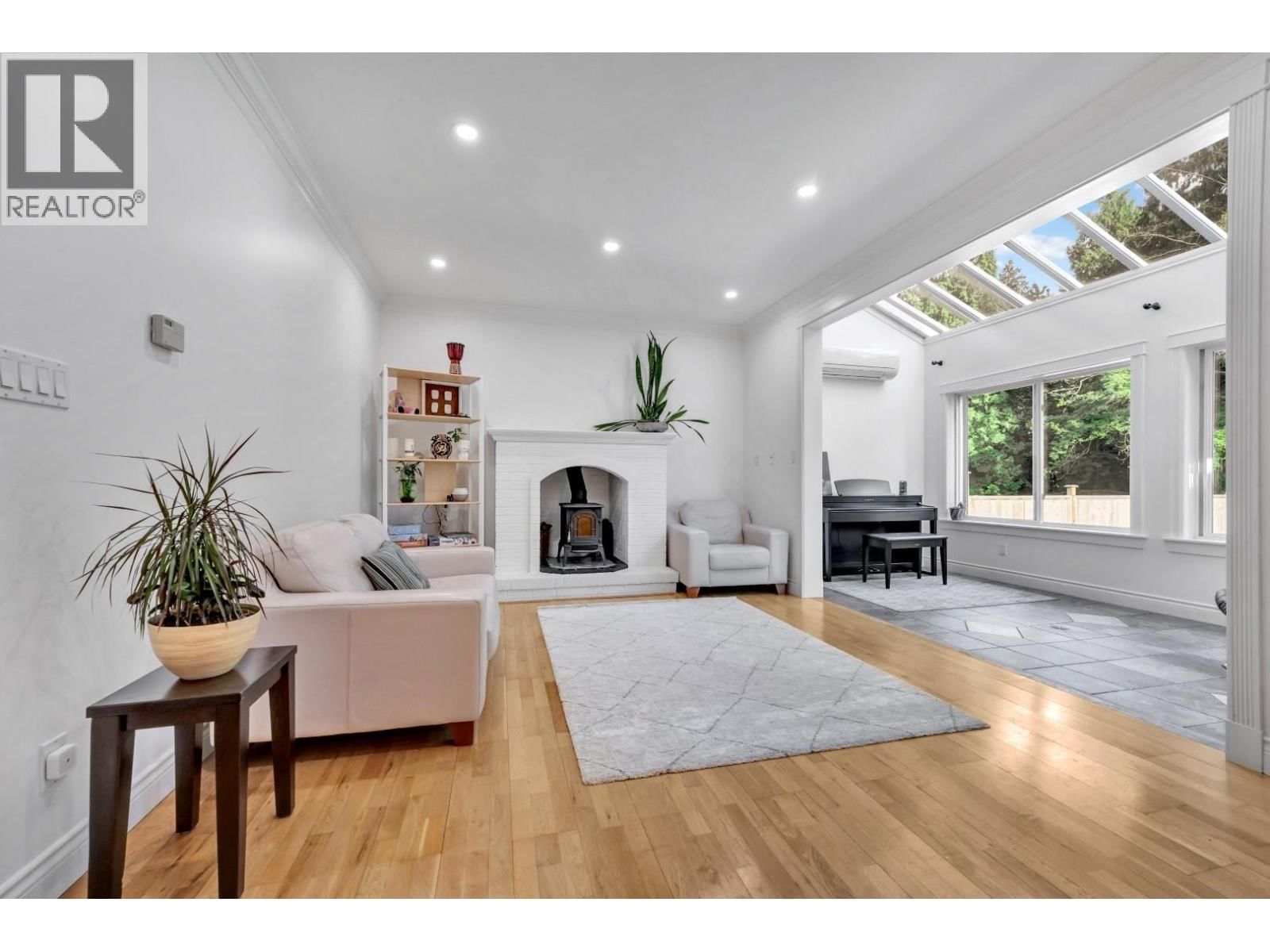 425 TEMPE Crescent, North Vancouver, British Columbia V7N 1E7