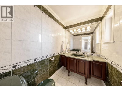 4993 VENABLES Street | Burnaby British Columbia | Slide Image Thirteen
