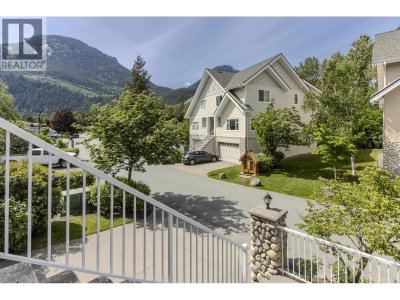 1200 EDGEWATER Drive | Squamish British Columbia | Slide Image Fifteen