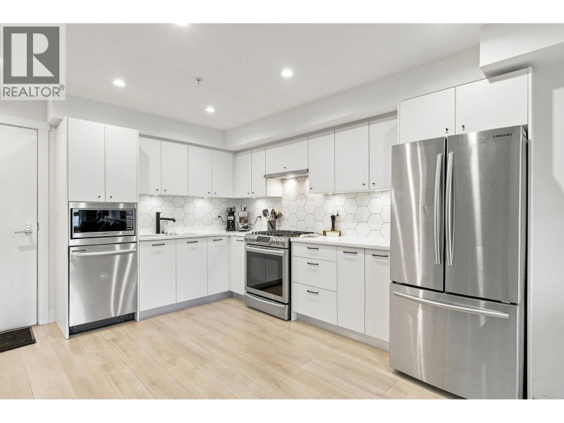 1519 CROWN Street North Vancouver British Columbia, V7J 1G6 - 2 Bedrooms Condo For Sale