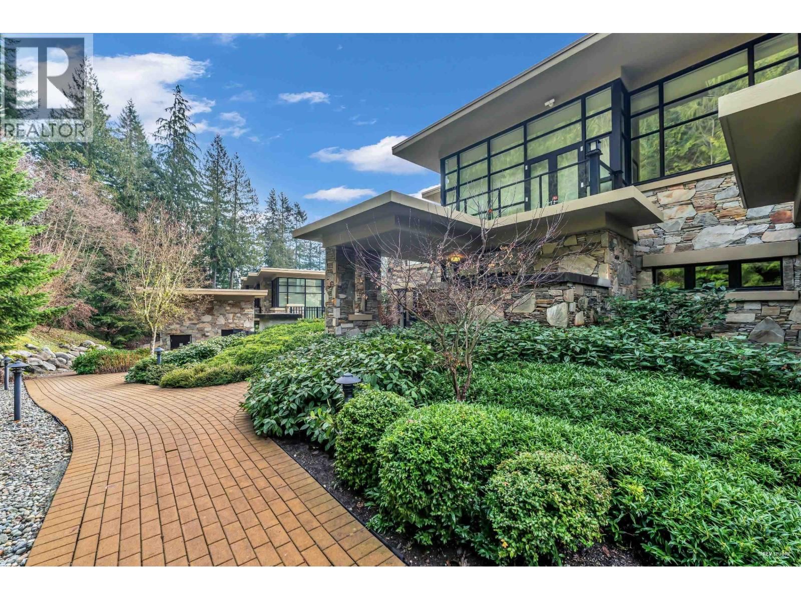 2245 TWIN CREEK Place, West Vancouver, British Columbia V7S 3K4