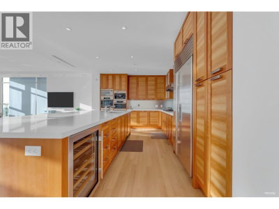 2245 TWIN CREEK Place | West Vancouver British Columbia | Slide Image Thirteen