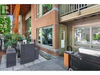 119 22ND Street | North Vancouver British Columbia | Slide Image Fourteen