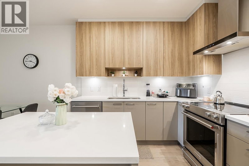 7588 16TH Street Burnaby British Columbia, V3N 0H8 - 2 Bedrooms Condo For Sale