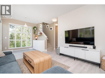 24076 112 Avenue | Maple Ridge British Columbia | Slide Image Thirteen