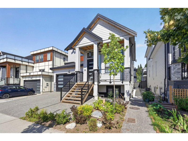 10628 124 Street Surrey British Columbia, V3V 0E2 - 7 Bedrooms Home For Sale