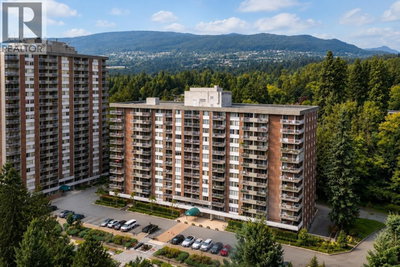 2012 FULLERTON Avenue | North Vancouver British Columbia | Slide Image Sixteen