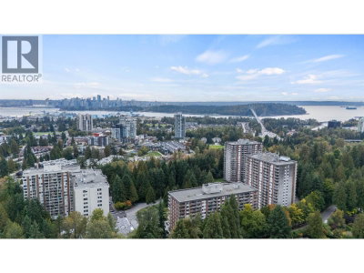 2012 FULLERTON Avenue | North Vancouver British Columbia | Slide Image Seventeen