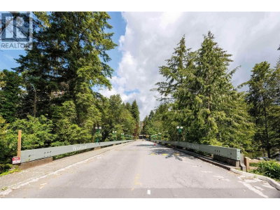 2012 FULLERTON Avenue | North Vancouver British Columbia | Slide Image Thirty-one
