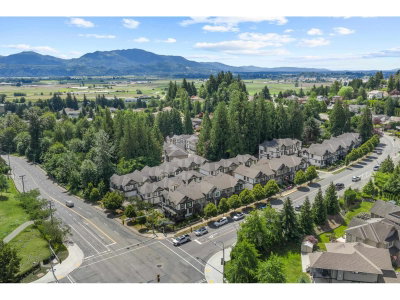 35298 MARSHALL Road | Abbotsford British Columbia | Slide Image Three