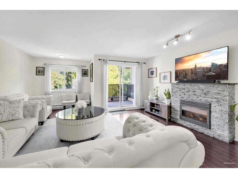 13368 72 Avenue Surrey British Columbia, V3W 2N6 - 3 Bedrooms Condo For Sale