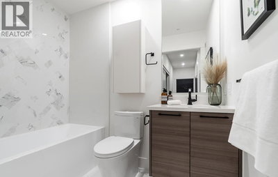 422 LAKEWOOD Drive | Vancouver British Columbia | Slide Image Nine