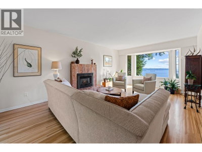 3845 SOUTHRIDGE Avenue | West Vancouver British Columbia | Slide Image Three
