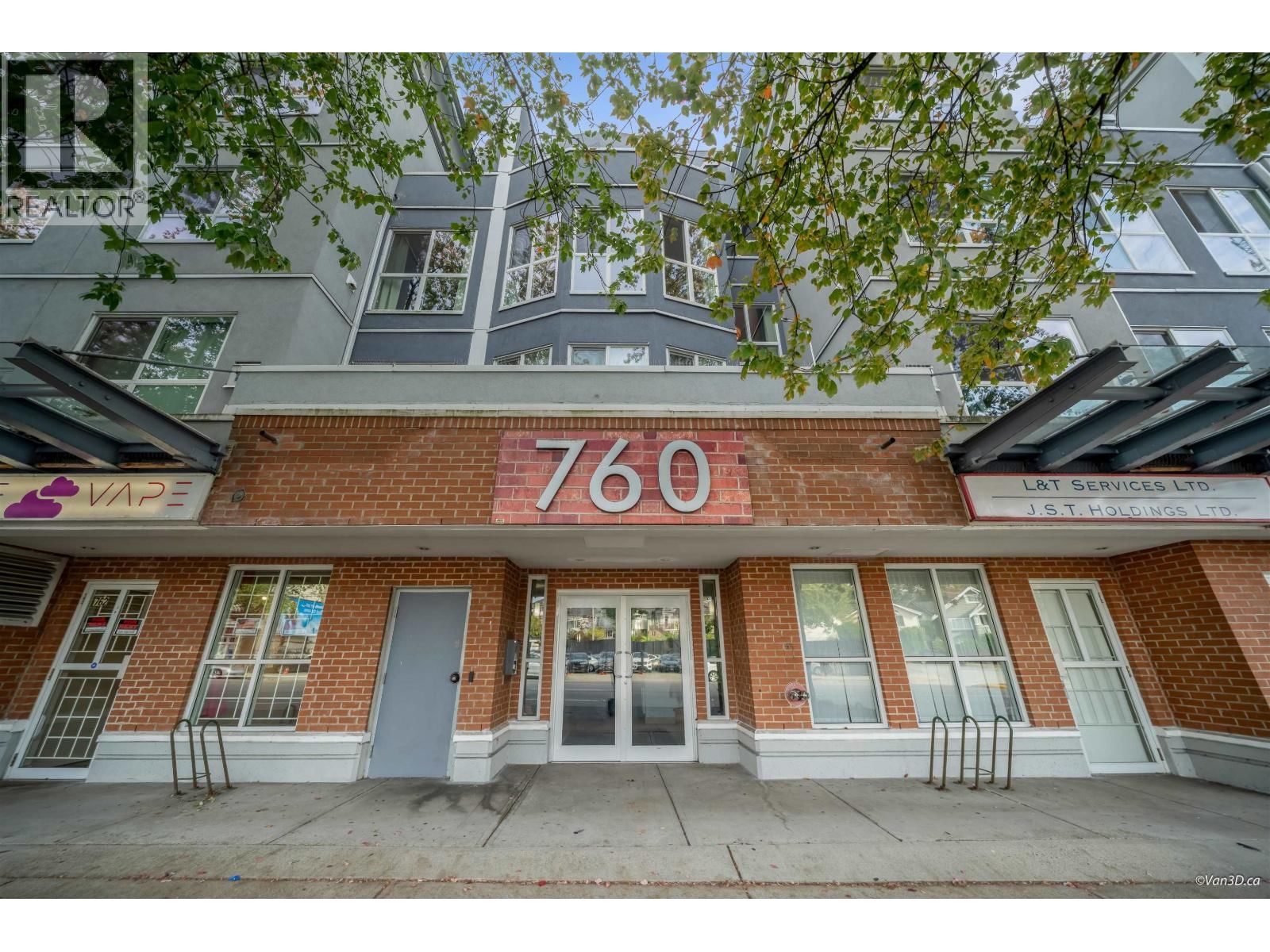 760 KINGSWAY, Vancouver, British Columbia V5V 3C1