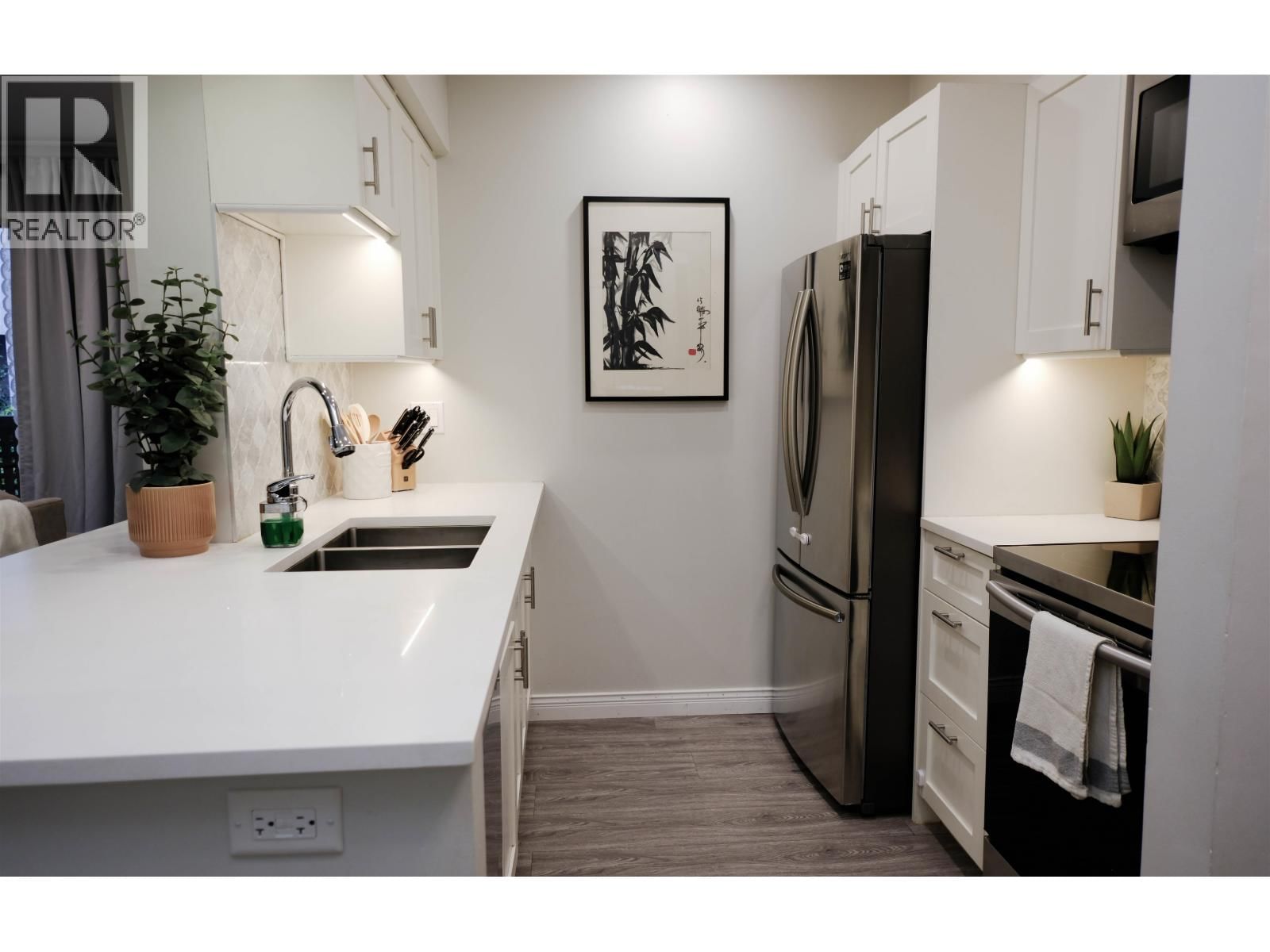 365 GINGER Drive, New Westminster, British Columbia V3M 6W3