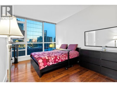 1189 MELVILLE Street | Vancouver British Columbia | Slide Image Nineteen