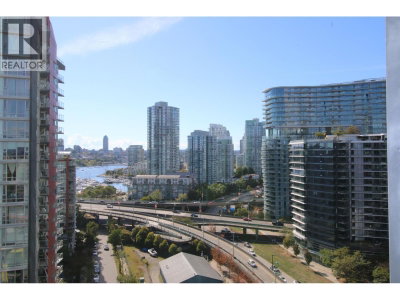 33 SMITHE Street | Vancouver British Columbia | Slide Image Twelve