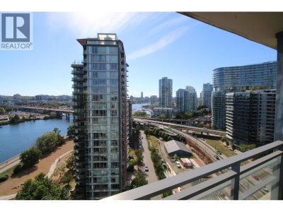 33 SMITHE Street | Vancouver British Columbia | Slide Image Thirteen