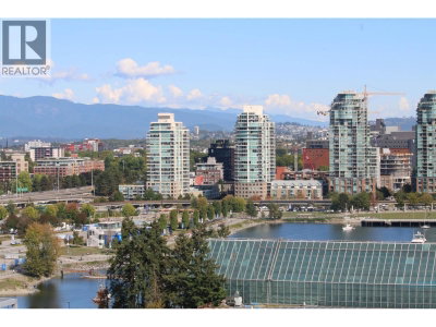 33 SMITHE Street | Vancouver British Columbia | Slide Image Seventeen