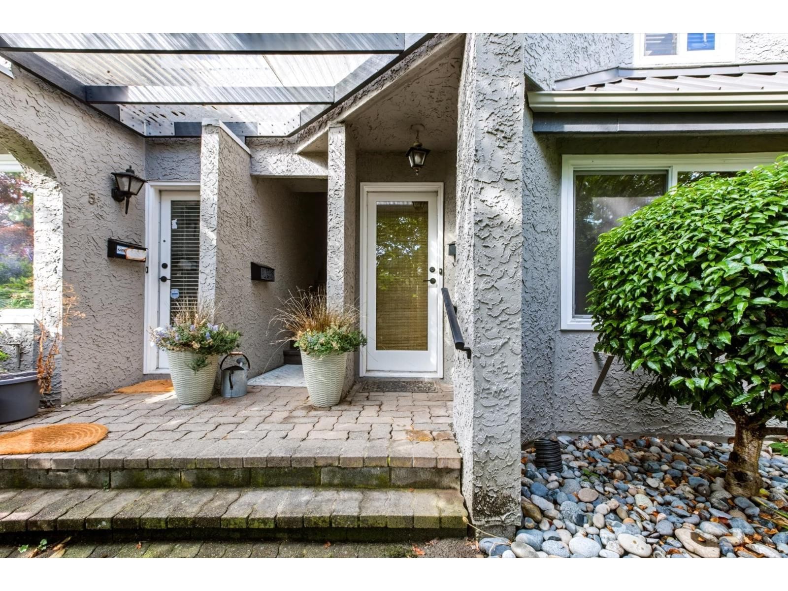 15971 MARINE Drive, White Rock, British Columbia V4B 1G1
