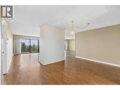 2206 FOLKESTONE Way | West Vancouver British Columbia | Slide Image Six