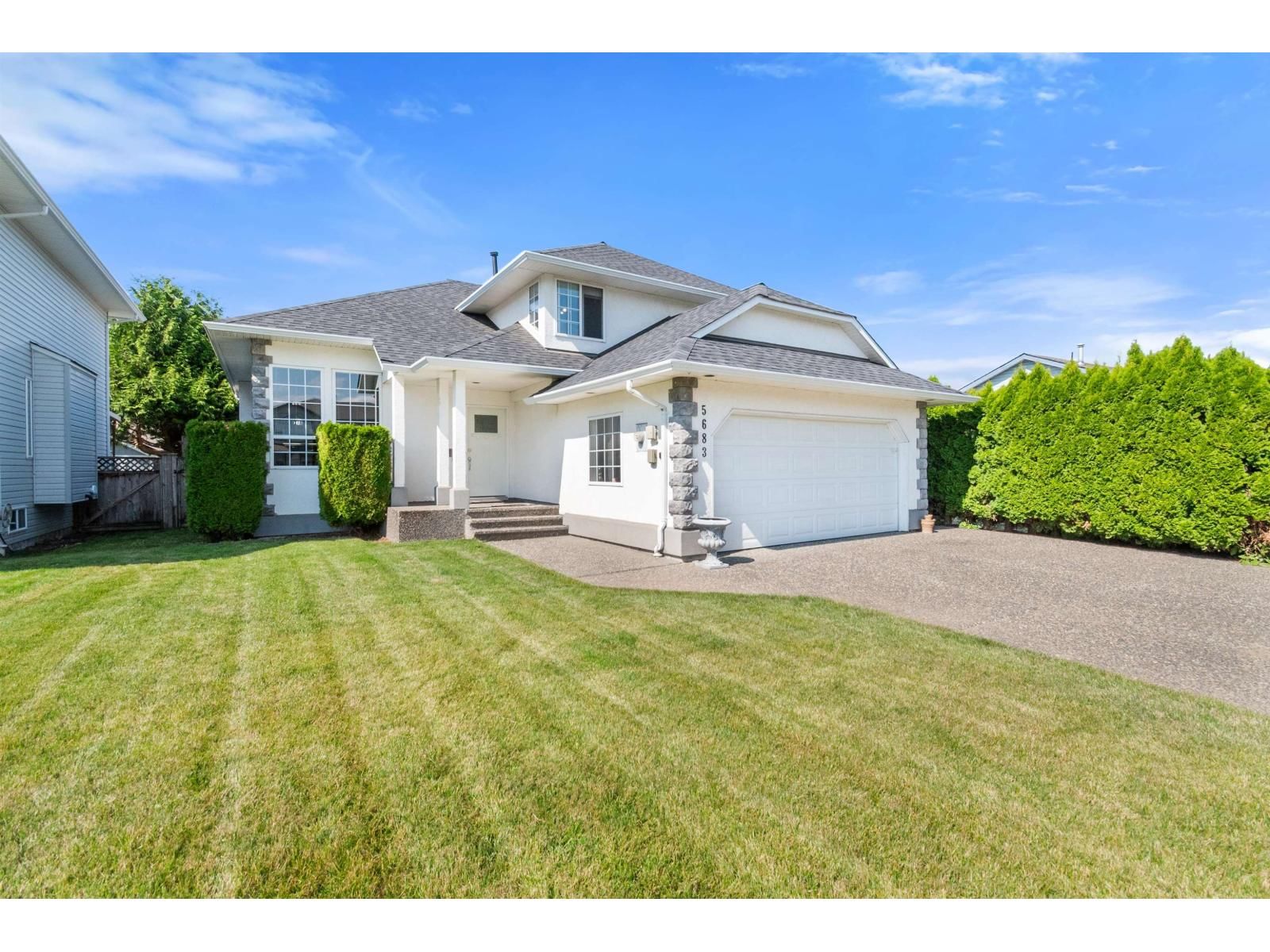 5683 MONTESINA Place, Chilliwack, British Columbia V2R 3N8
