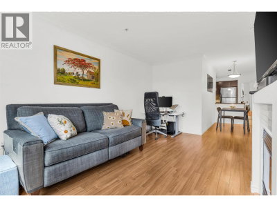 84 GRANT Street | Port Moody British Columbia | Slide Image Four