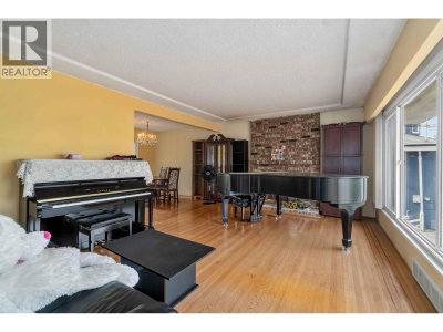 5428 HARDWICK Street | Burnaby British Columbia | Slide Image Nine