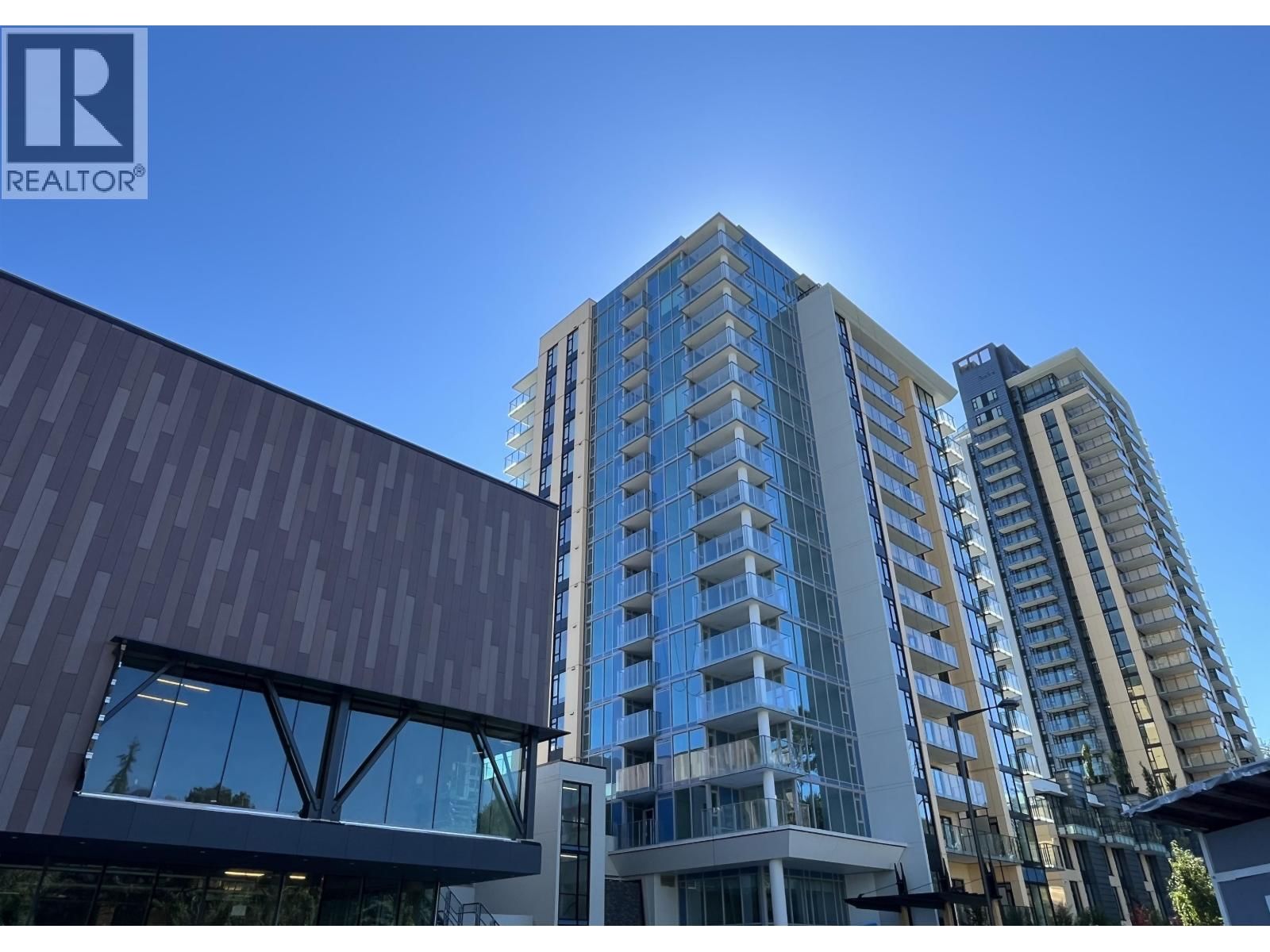 1471 HUNTER Street, North Vancouver, British Columbia V7J 1H3