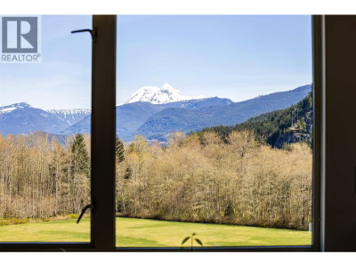 38362 BUCKLEY Avenue | Squamish British Columbia | Slide Image Five
